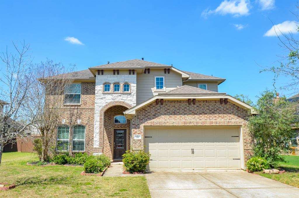 116 Meadow Ridge Way, Clute, Texas image 3