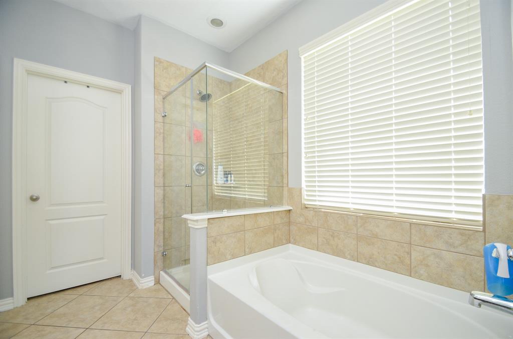 116 Meadow Ridge Way, Clute, Texas image 19