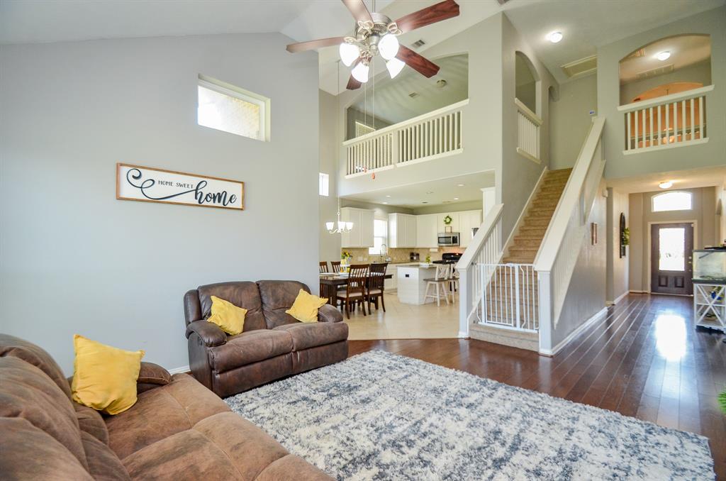 116 Meadow Ridge Way, Clute, Texas image 10