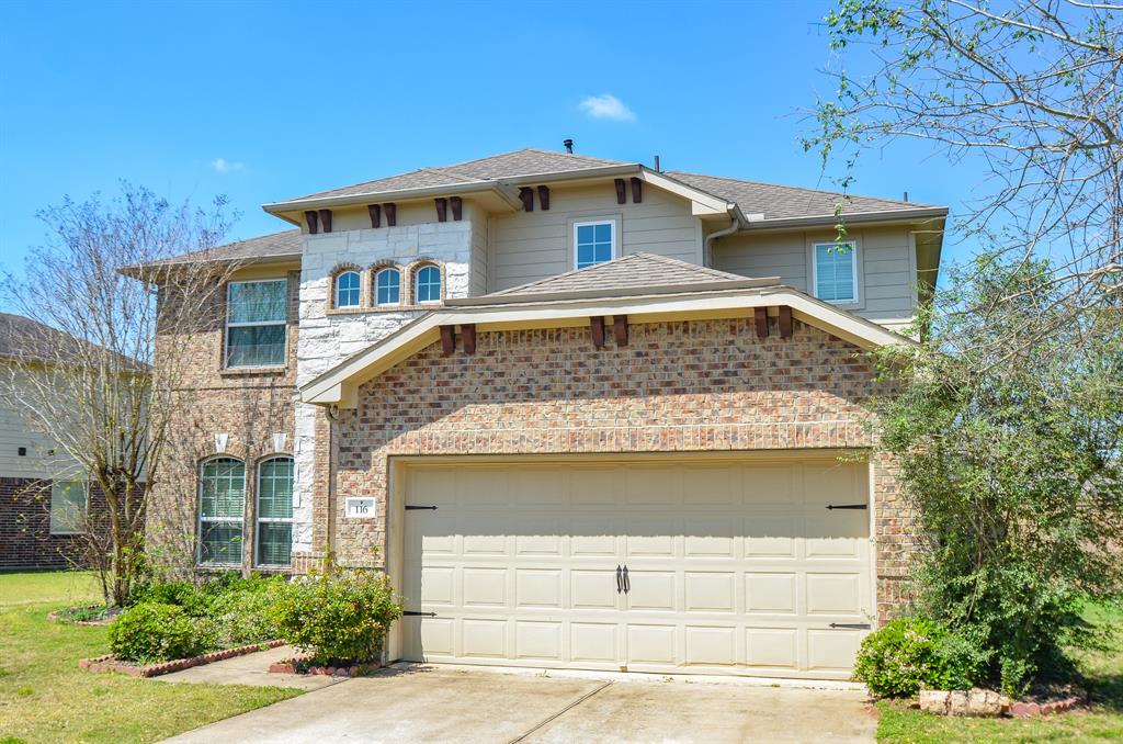 116 Meadow Ridge Way, Clute, Texas image 2