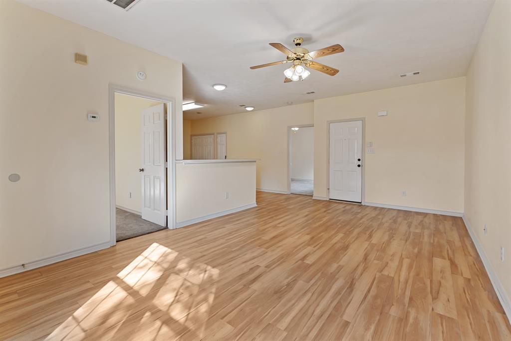 607 Townplace Drive, College Station, Texas image 5