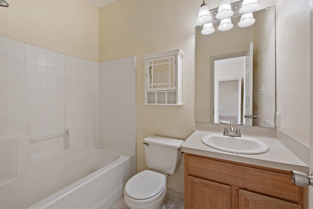 607 Townplace Drive, College Station, Texas image 11