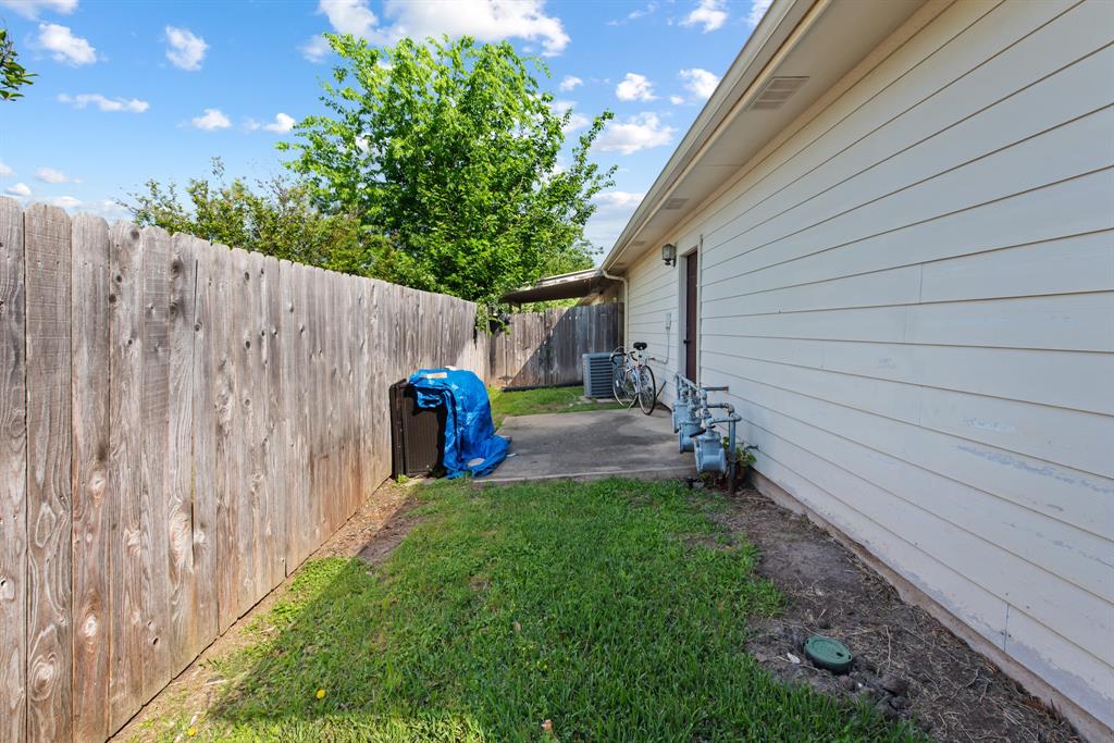 607 Townplace Drive, College Station, Texas image 18