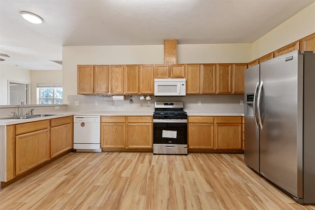 607 Townplace Drive, College Station, Texas image 8