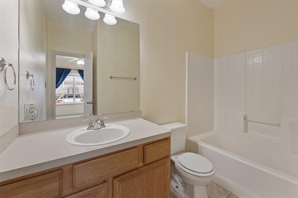 607 Townplace Drive, College Station, Texas image 14