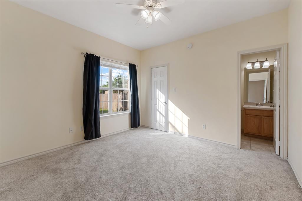 607 Townplace Drive, College Station, Texas image 9