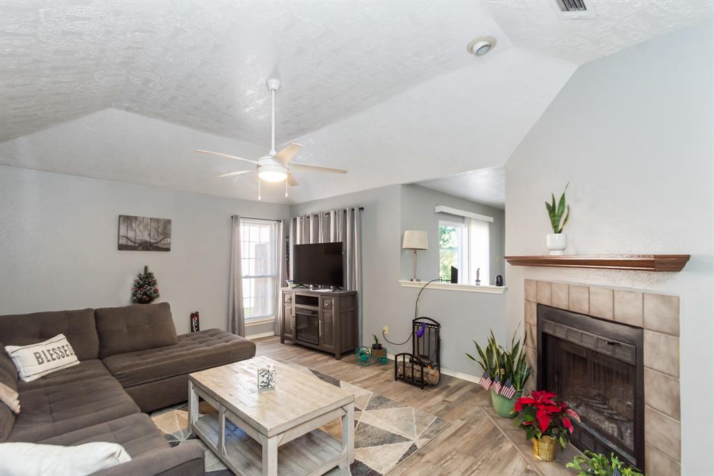 1906 Barronett Bend