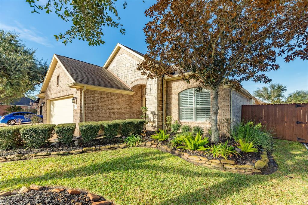 2604 Shady Springs Court, Pearland, Texas image 3