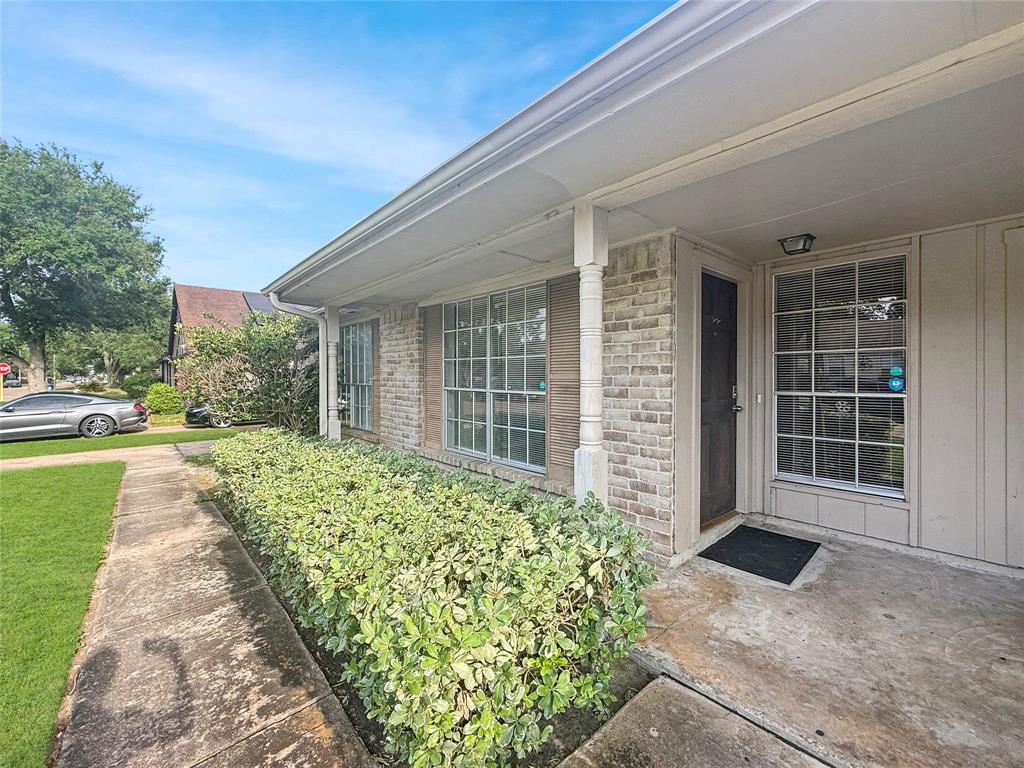 19411 Lazy Valley Drive, Katy, Texas image 2