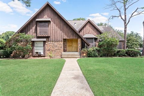 Photo of 8600 Stonegate Court, Port Arthur, TX 77642 (MLS # 11870486)