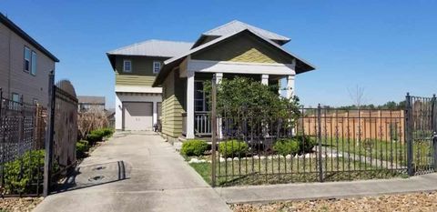 Single Family Residence in Montgomery TX 9926 Crescent Cove Drive.jpg