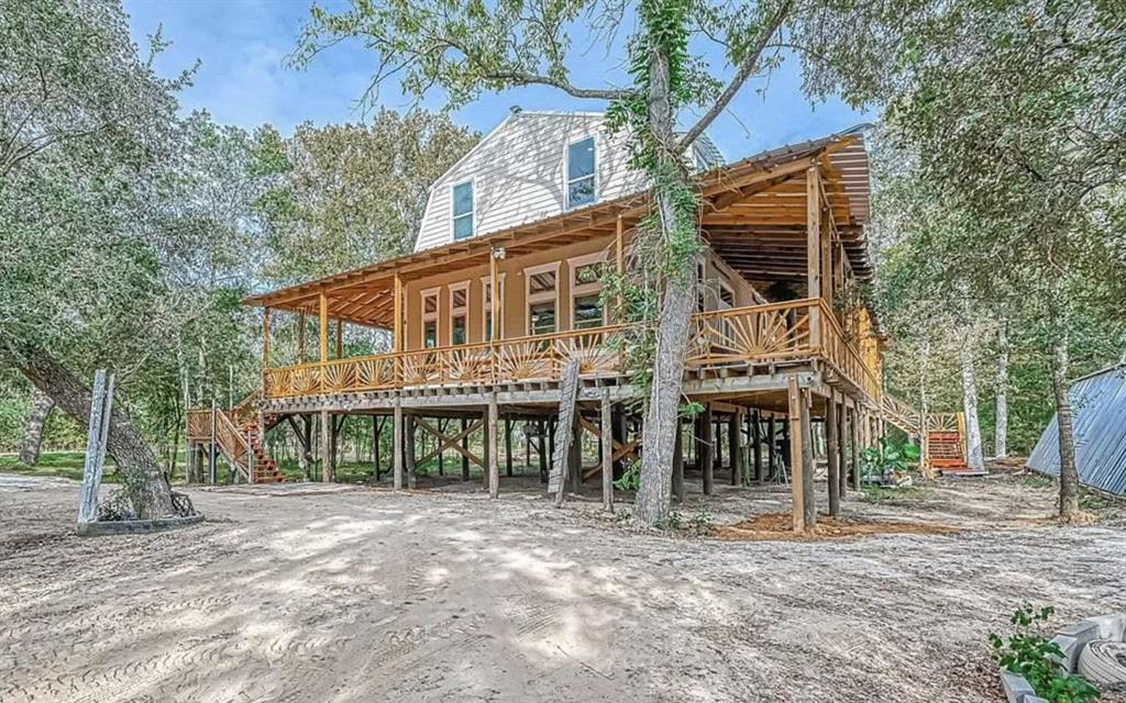 2184 Bear Bottom Drive, Wharton, Texas image 2