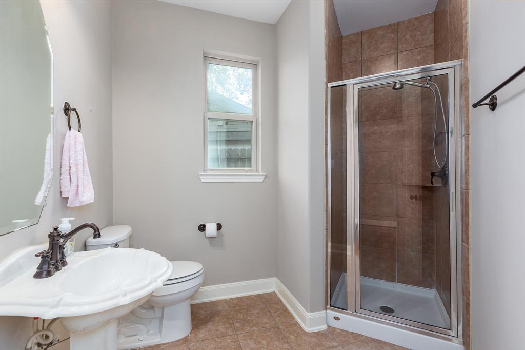 2207 Bayou Cove Lane, League City, Texas image 17