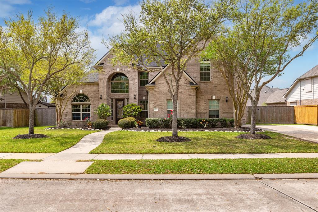 2207 Bayou Cove Lane, League City, Texas image 1