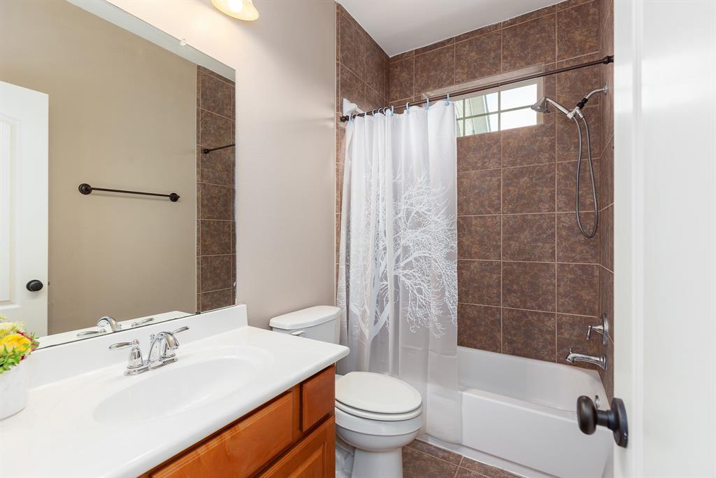 2207 Bayou Cove Lane, League City, Texas image 38