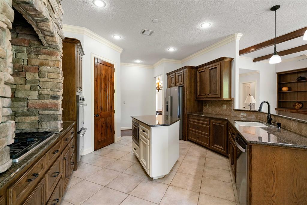 23720 W Fm 1097 Road, Montgomery, Texas image 13