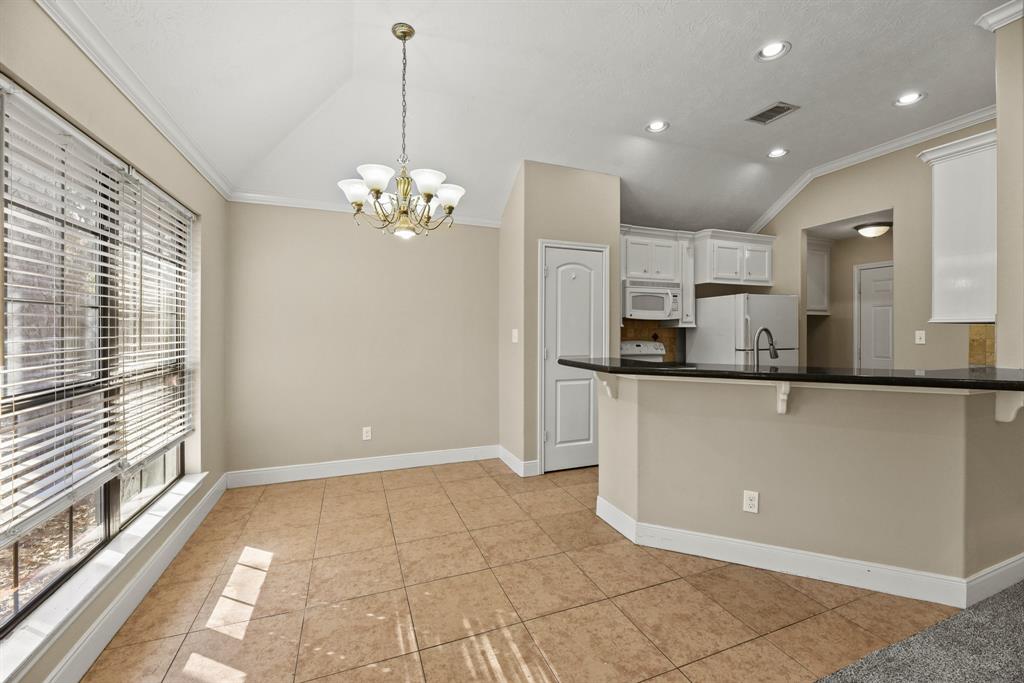 10668 Royal Magnolia Drive, Conroe, Texas image 14