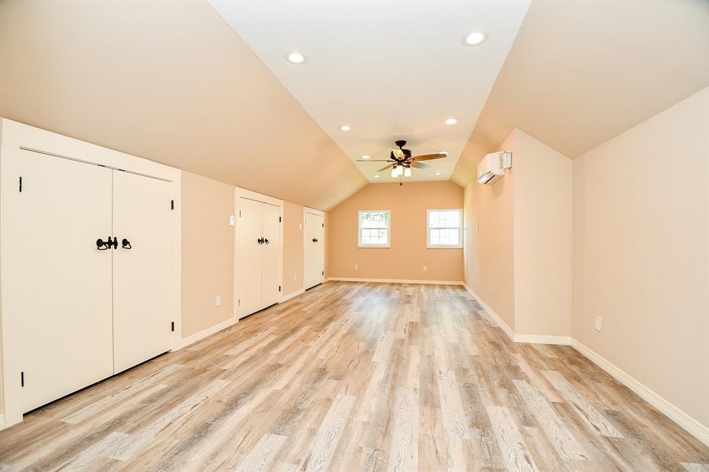 702 Queensmill Court