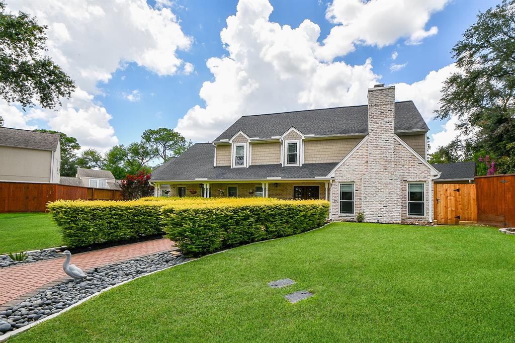 702 Queensmill Court