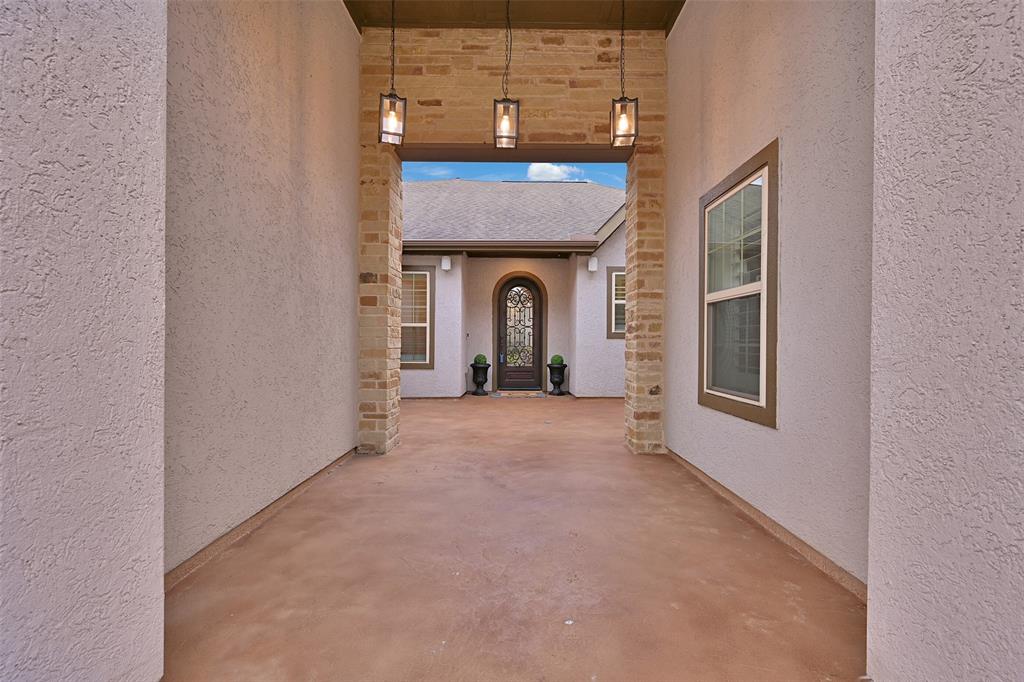 1804 Eagle Creek Drive, Friendswood, Texas image 5