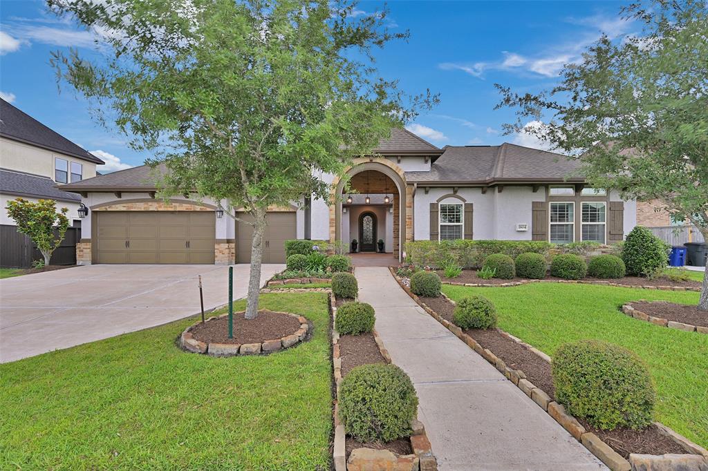 1804 Eagle Creek Drive, Friendswood, Texas image 1