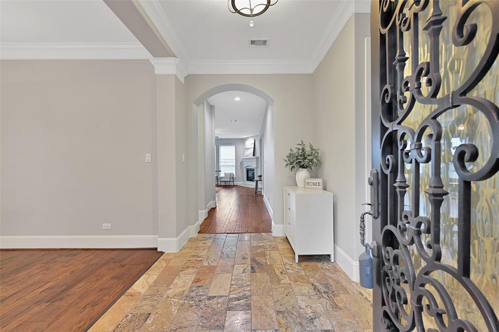 1804 Eagle Creek Drive, Friendswood, Texas image 7