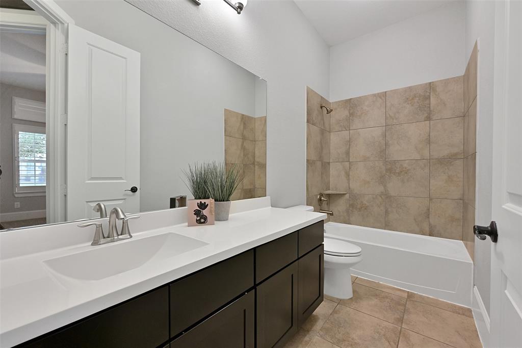 1804 Eagle Creek Drive, Friendswood, Texas image 13