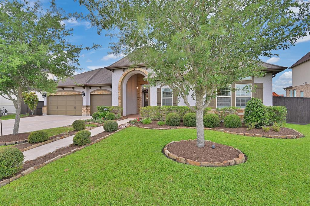 1804 Eagle Creek Drive, Friendswood, Texas image 2