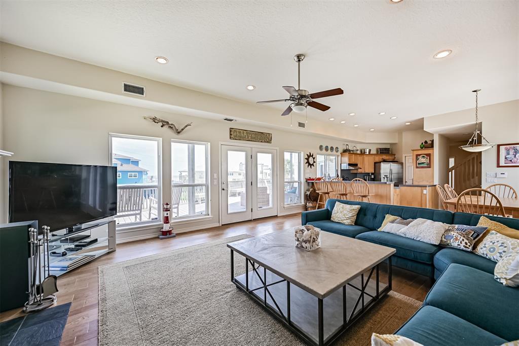 18806 W De Vaca Lane, Galveston, Texas image 16