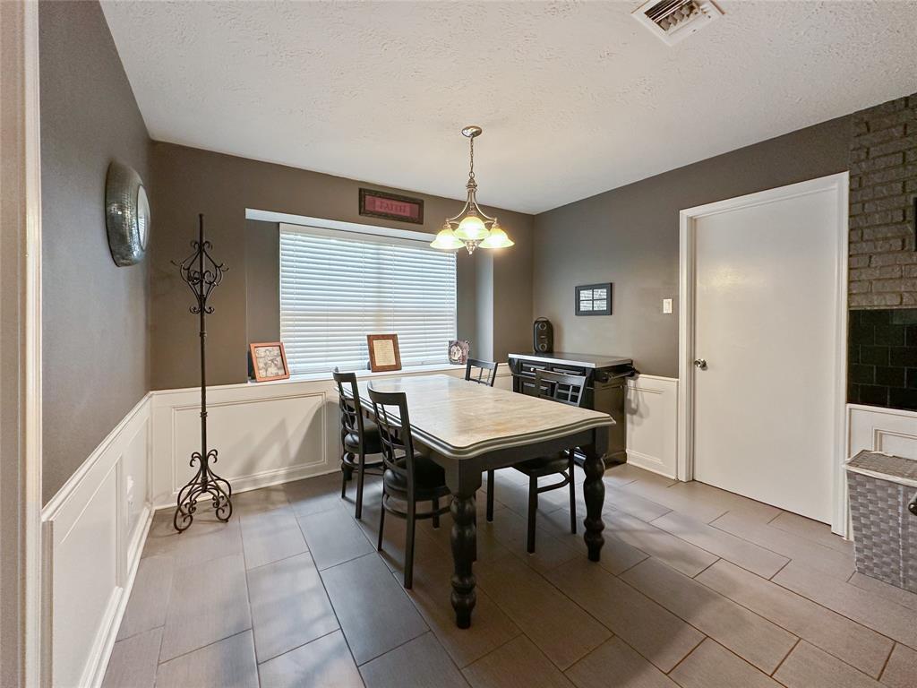 17407 Majestic Forest Drive, Spring, Texas image 13