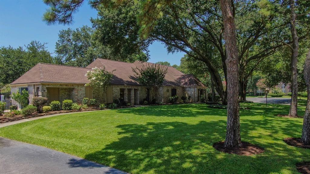 17407 Majestic Forest Drive, Spring, Texas image 34