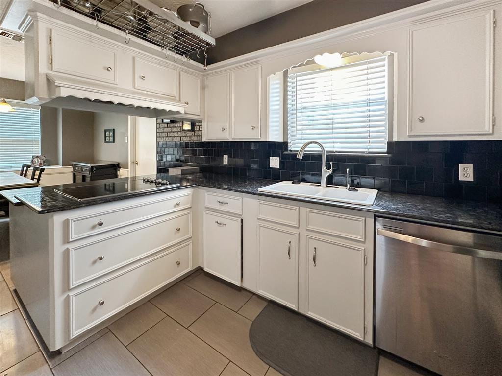 17407 Majestic Forest Drive, Spring, Texas image 15