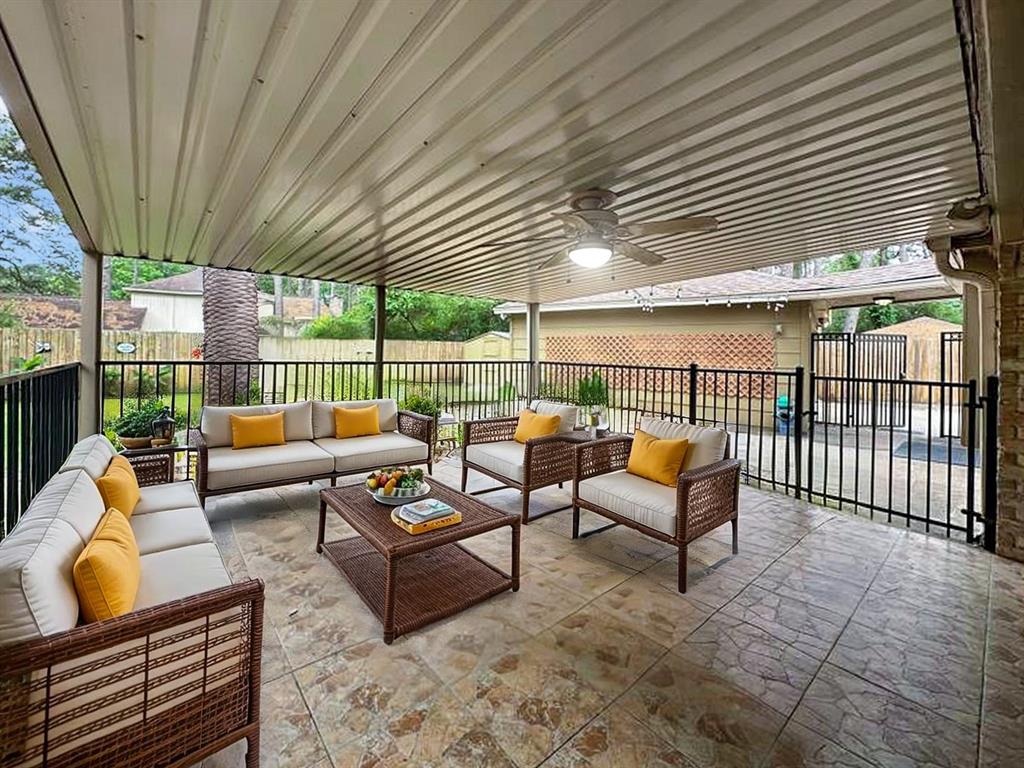 17407 Majestic Forest Drive, Spring, Texas image 2