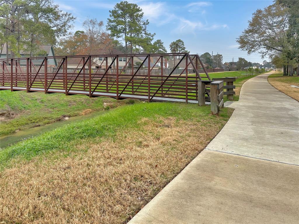 17407 Majestic Forest Drive, Spring, Texas image 37