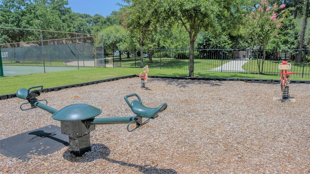 17407 Majestic Forest Drive, Spring, Texas image 31