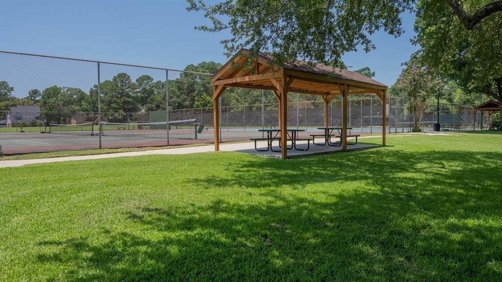 17407 Majestic Forest Drive, Spring, Texas image 32