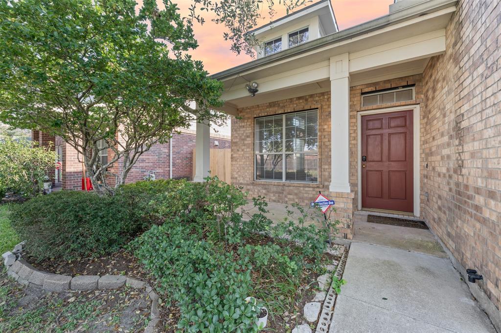 11408 Hidden Bay Drive, Pearland, Texas image 2