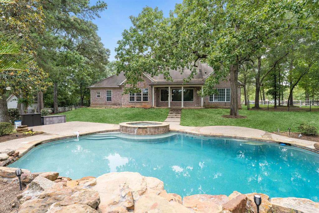 8998 Stone Oak Drive, Montgomery, Texas image 3