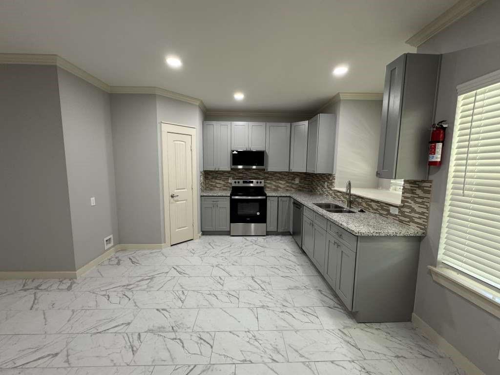 5802 Twisted Pine Court #D, Houston, Texas image 3