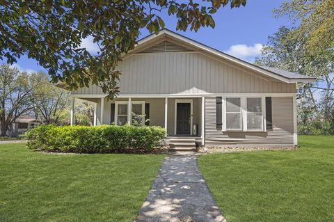 Photo of 201 N Pine Street, Corrigan, TX 75939 (MLS # 8183696)