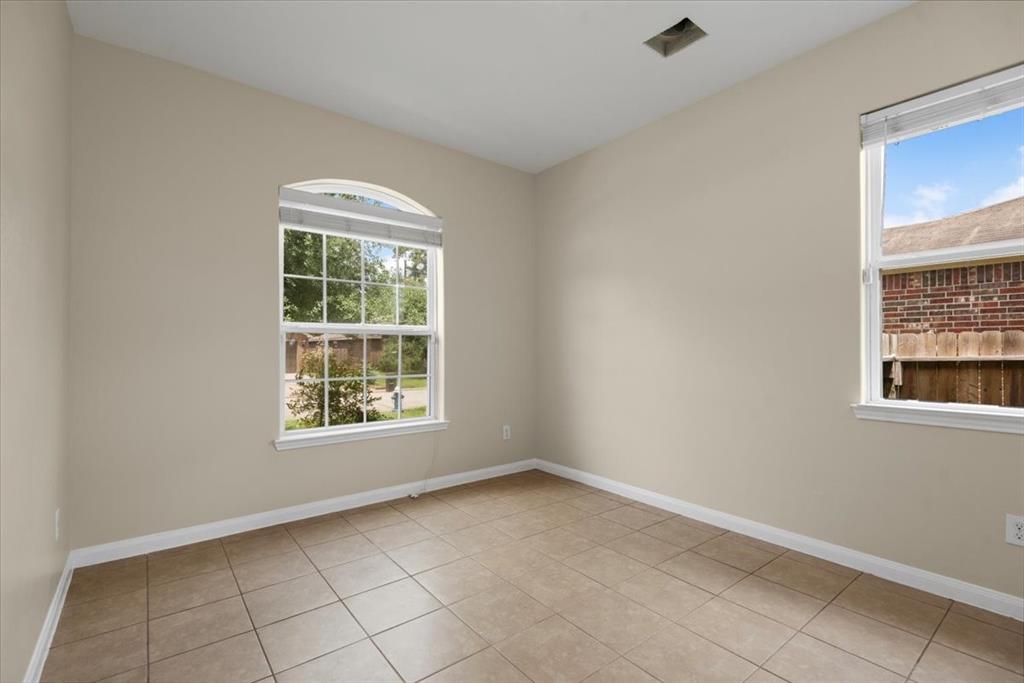 8814 Leclaire Meadow Drive, Humble, Texas image 8