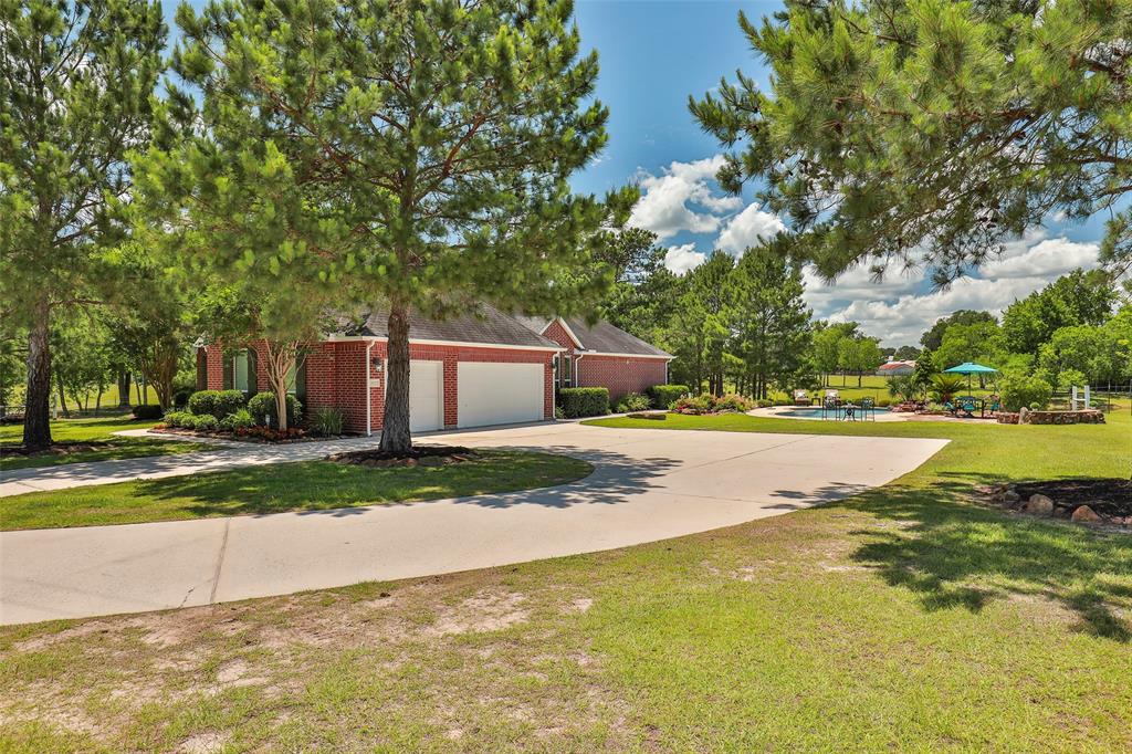 16020 Pine Country Boulevard, Tomball, Texas image 12