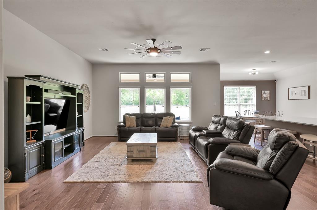 9175 White Tail Drive, Conroe, Texas image 9