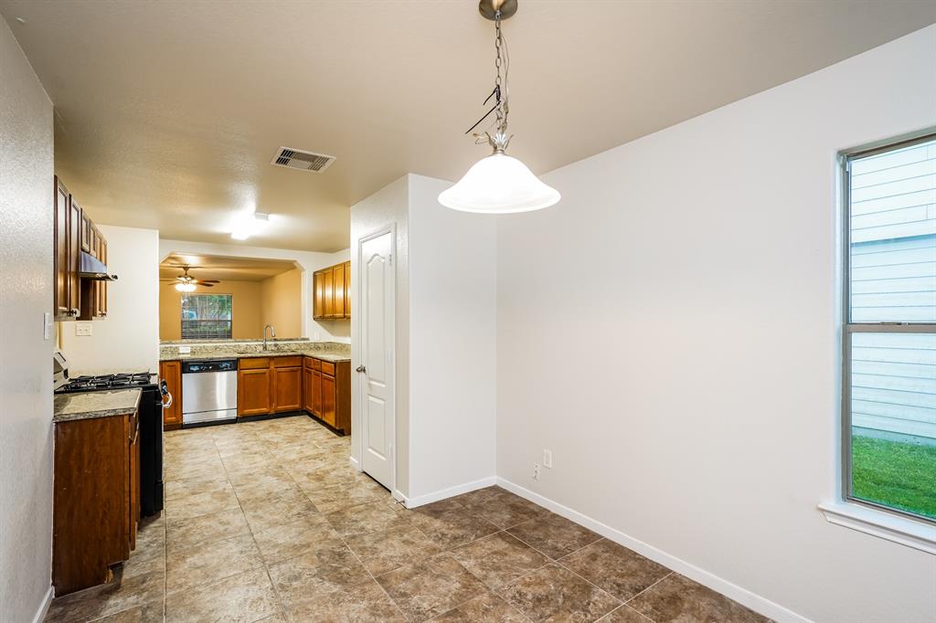 2714 Roaring Oaks Lane, Katy, Texas image 8
