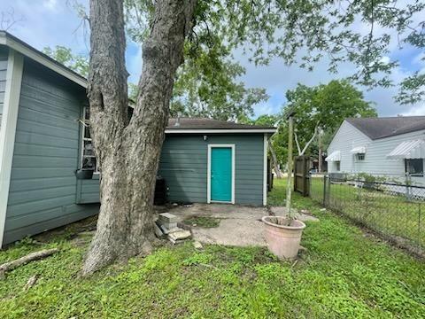 1006 N Valderas Street, Angleton, Texas image 23
