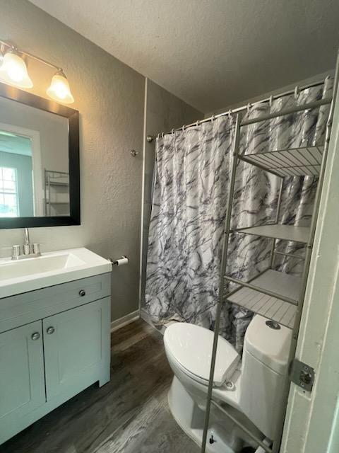 1006 N Valderas Street, Angleton, Texas image 11
