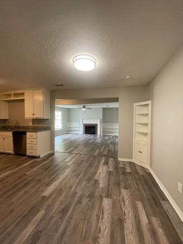 1006 N Valderas Street, Angleton, Texas image 4