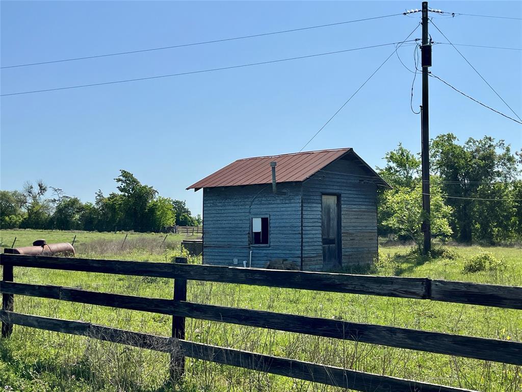 1635 Burnside Rd, Fayetteville, Texas image 11