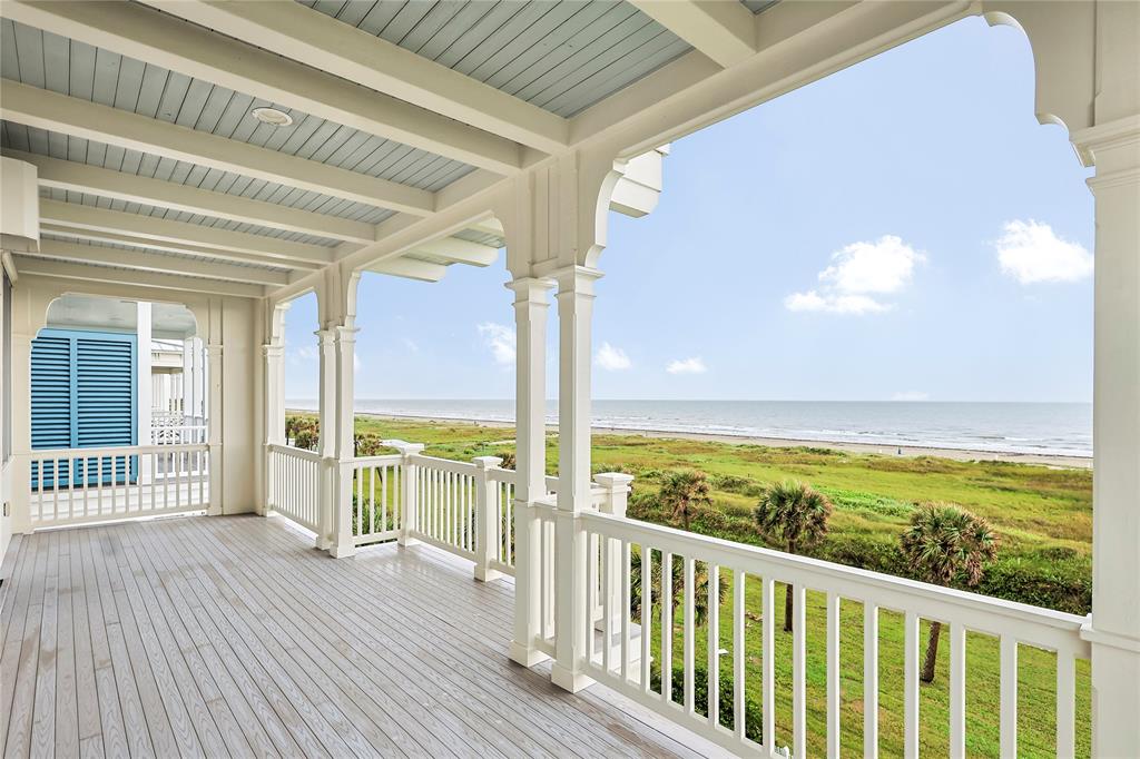 2425 E Seaside Drive