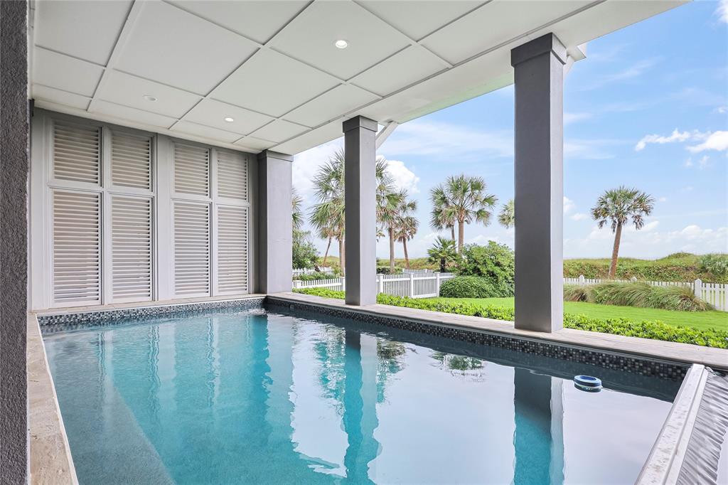 2425 E Seaside Drive